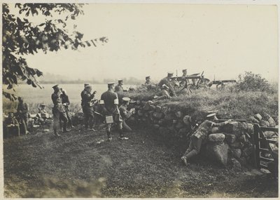 Strzelcy maszynowi manewrów, ok. 1911 (zdjęcie czarno-białe) autorstwa Unbekannt