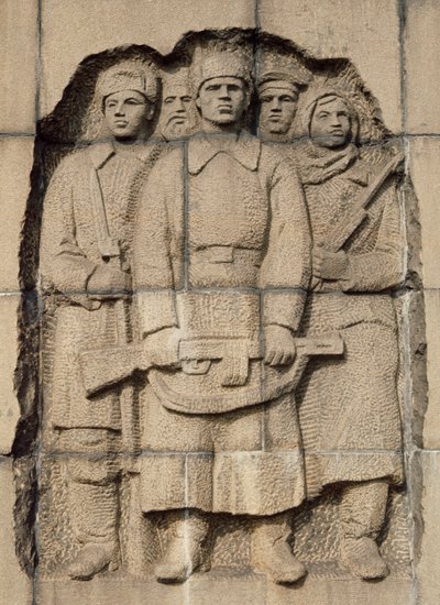 Pomnik oporu narodu rosyjskiego podczas 900-dniowego oblężenia Leningradu przez Niemców, Cmentarz Pskarewski, płaskorzeźba, Sankt Petersburg, Rosja, XX w. autorstwa Benjamin Baud