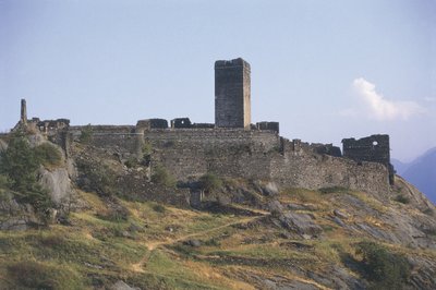 Stare ruiny budynku, Castello St. Germain, Montjovet, Valle D