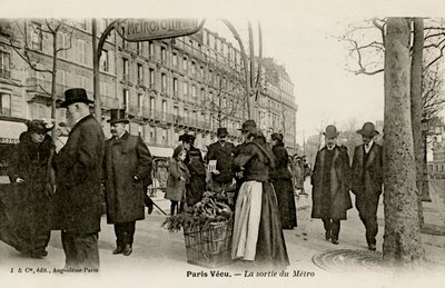 Paris Métro - wejście z łukiem w stylu secesyjnym autorstwa Unbekannter Künstler