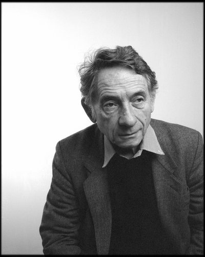 Fotograf Mario Dondero w studiu Leemage w 2004 roku. autorstwa Unbekannt