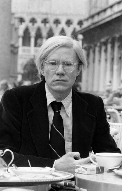 Artysta pop-artu ANDY WARHOL w Wenecji 1977 autorstwa Unbekannt