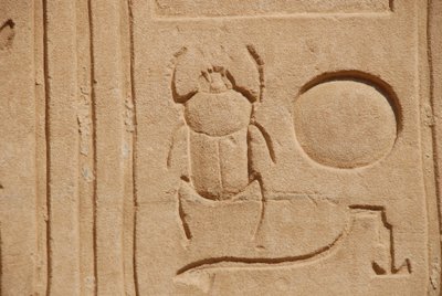 Skarabeusz, Karnak, Luksor, Egipt (zdjęcie) autorstwa Unbekannt