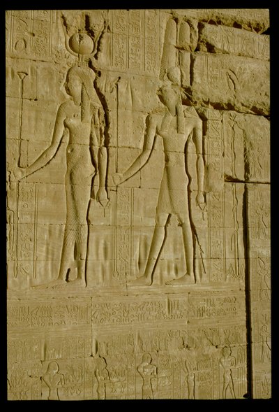 Zatopiona płaskorzeźba przedstawiająca Hathor i Horusa (zdjęcie) autorstwa Unbekannt