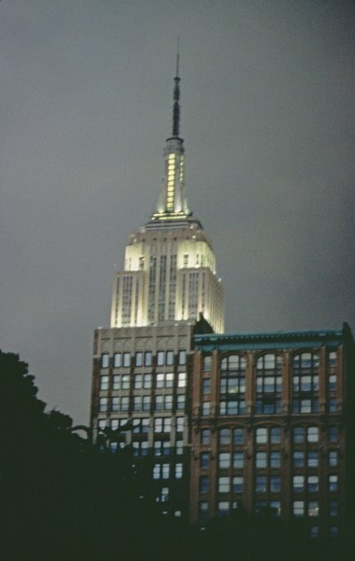 Empire State Building nocą (zdjęcie) autorstwa Unbekannt