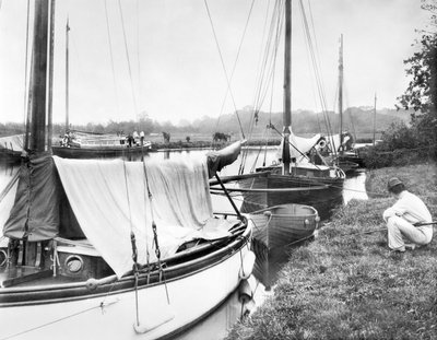 Wielka Brytania: Yachts and River Craft w Wroxham Broad. Norfolk Broads, autorstwa Unbekannt