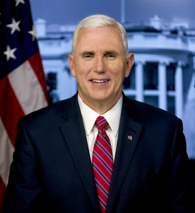 Wiceprezydent Mike Pence, 2017 (zdjęcie) autorstwa Unbekannter Künstler