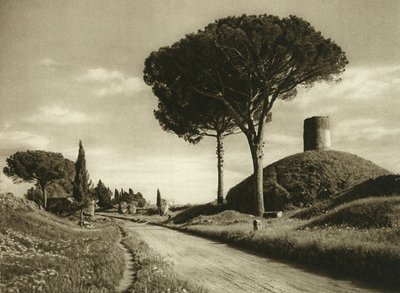 Widok na Via Appia (via appia). Jest to jedna z najważniejszych rzymskich dróg, na której wciąż widać wiele pozostałości autorstwa Unbekannt