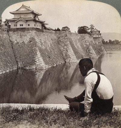 Feudalny zamek dumnych szogunów, Osaka, Japonia, 1904 autorstwa Underwood and Underwood