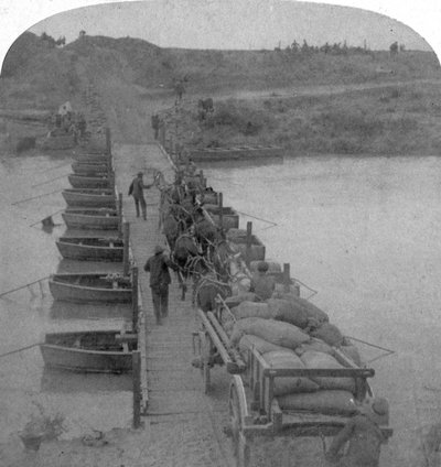 Most pontonowy na rzece Modder, wojna burska, RPA, 1900. autorstwa Underwood and Underwood