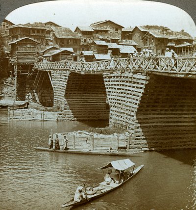 Osobliwy most i domy, Miasto Słońca, Kaszmir, Indie, ok. 1900. autorstwa Underwood and Underwood
