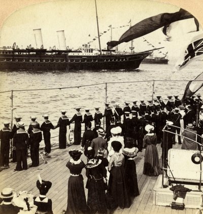 Royal Yacht mijając pancernik HMS Nile, Coronation Review, Spithead, Hampshire, 1902. autorstwa Underwood and Underwood