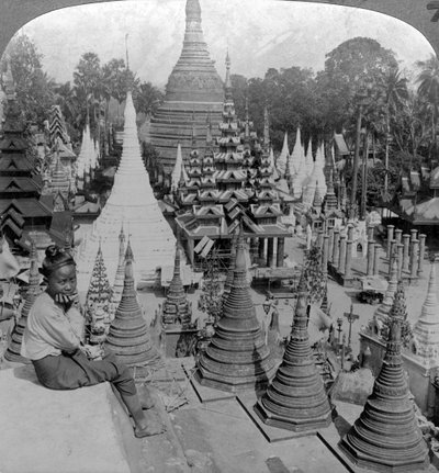 Pagoda Shwedagon, Rangun, Birma, ok. 1900. autorstwa Underwood and Underwood