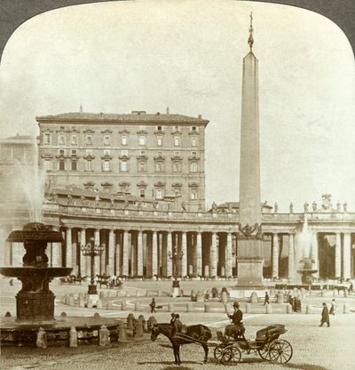 Pałac Watykański od Placu Świętego Piotra, Rzym, Włochy. autorstwa Underwood and Underwood