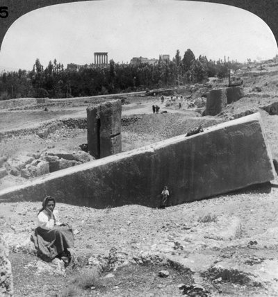 Ruiny Baalbek Balabakk, Syria, 1900. autorstwa Underwood and Underwood