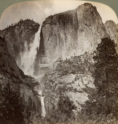 Yosemite Point i nawiewane wiatrem Yosemite Falls, Yosemite Valley, Kalifornia, USA, 1902 r. autorstwa Underwood and Underwood