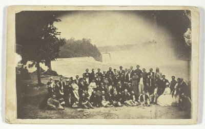 Bez tytułu (Grupa przy wodospadach Niagara) autorstwa Unknown