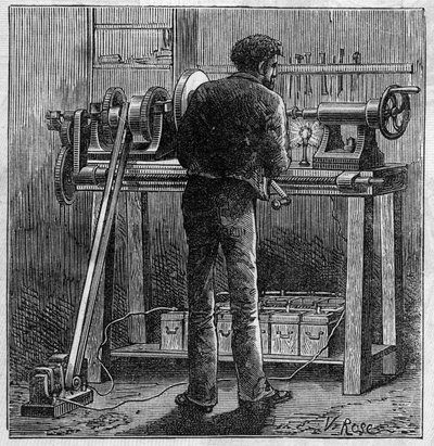 Zastosowanie baterii Faure: obrót rzemieślnika zasilany akumulatorem. Grawerowanie w „”Le Monde Illustré”” autorstwa Unknown artist