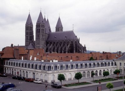 Cathedrale de Tournai (Belgia), widok z zewnątrz. autorstwa Unknown artist
