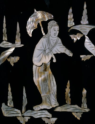 Figurka kobieca z parasolem, detal z szafki inkrustowanej masą perłową z dekoracją chinoiserie autorstwa Unknown artist