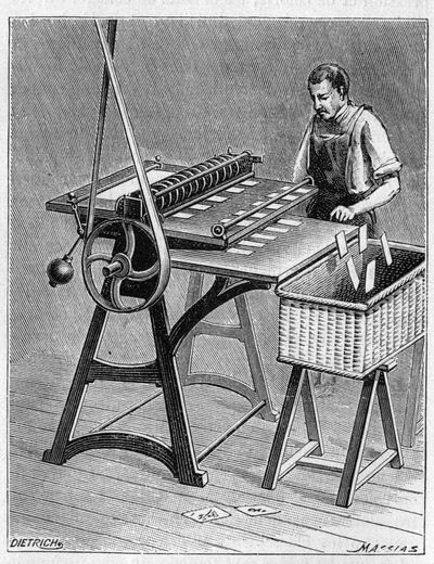 Robienie kart do gry starymi metodami. Decoupage kart do gry. Grawerowanie z 1893 roku. autorstwa Unknown artist