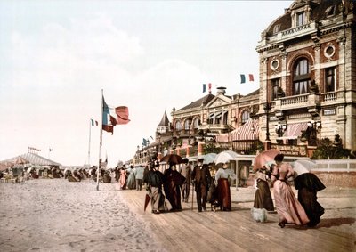 Promenada - Duży salon - Trouville. Fotochrom ok. 1890. autorstwa Unknown artist
