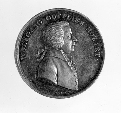 Srebrny medal z wizerunkiem kompozytora Wolfganga Amadeusza Mozarta (1756 - 1791). autorstwa Unknown artist