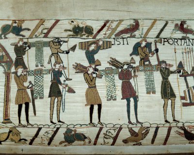 Broń i wino są sprowadzane na statki podczas tankowania na podbój Anglii przez floty Wilhelma Zdobywcy (1027-1087) w 1066 r. Fragment gobelinu z Bayeux lub Haftu królowej Matyldy autorstwa Unknown artist