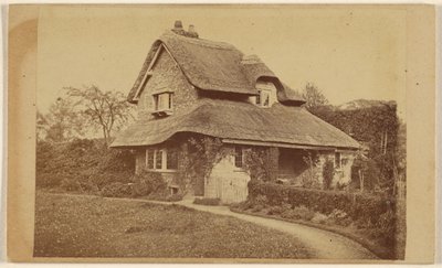 [Widok z zewnątrz na domek holenderski, Blaise Hamlet]. autorstwa Unknown artist