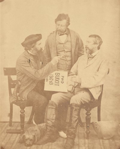 [Portret grupowy trzech mężczyzn, Indie]. autorstwa Unknown artist