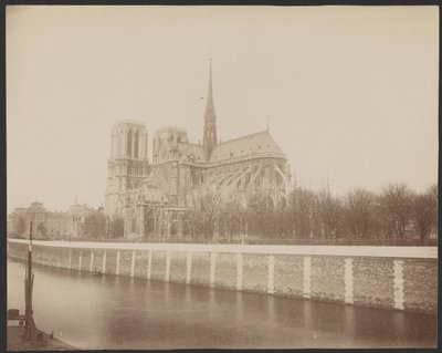 [Notre-Dame widziana od strony Sekwany]. autorstwa Unknown artist