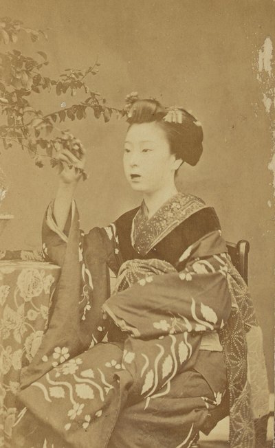 [Siedząca Japonka] autorstwa Unknown artist
