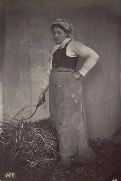 [Stojąca kobieta z kosą] autorstwa Unknown artist