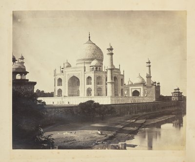 [Taj Mahal z brzegów rzeki Jamuny]. autorstwa Unknown artist