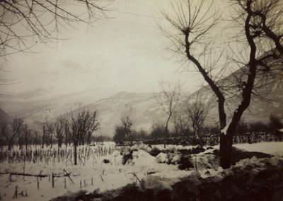 Album "Harriet Louise Self": widok na dolinę Brenta ze śniegiem autorstwa Unknown photographer