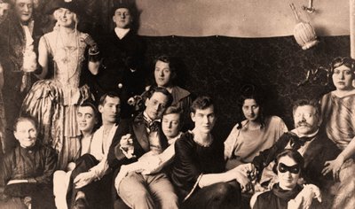 Przyjęcie kostiumowe, Instytut Nauk Seksualnych, Berlin. 1920 (zdjęcie) autorstwa Unknown photographer