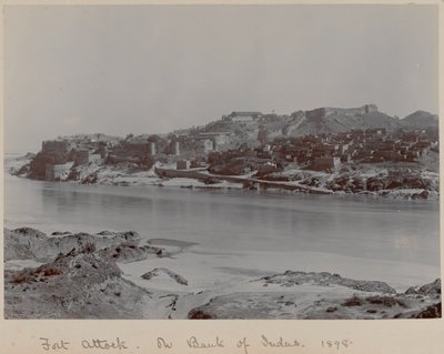 Fort Attock nad brzegiem Indusu autorstwa Unknown photographer