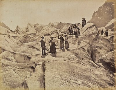 Wędrowcy na lodowcu "Mer de Glace" na Mont Blanc, Chamonix, Francja autorstwa Unknown photographer