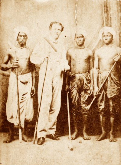 Porucznik Joseph Sherer, asystent nadinspektora Cachar, z jego nosicielami, Manipur, ok. 1861 r. autorstwa Unknown