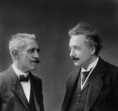 Paula Langevina i Alberta Einsteina autorstwa Unknown photographer