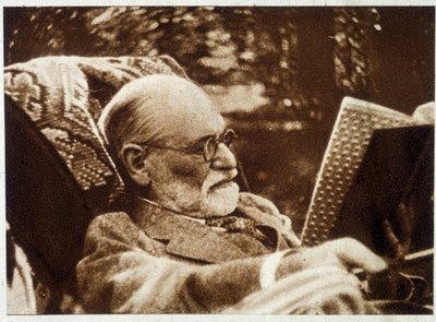 Portret Zygmunta Freuda czytającego - w "Vu" z 20/07/1932 r. autorstwa Unknown photographer