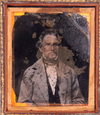 Portret mężczyzny. Dagerotyp (Daguerre) pod ramą ok. 1850 r. autorstwa Unknown photographer