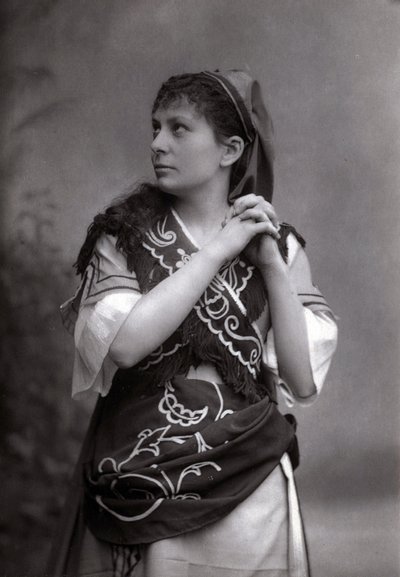 Portret sopranistki Elisabeth Janvier w „Le Tribut de Zamora” Charlesa Gounoda z 1881 roku. autorstwa Unknown photographer