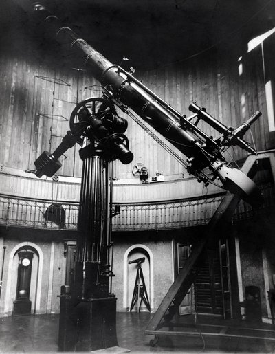 Teleskop Schmidta autorstwa Giovanniego Virginio Schiaparelli (1835-1910) astrofizyka w Brerze (Mediolan). Zaobserwował prostoliniowe konfiguracje na planecie Mars, nazywając je kanałami marsjańskimi (canali). autorstwa Unknown photographer