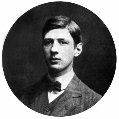 młody Charles De Gaulle (1890-1970) jako student w 1909 r. autorstwa Unknown photographer