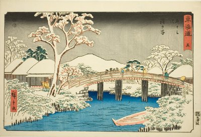 Hodogaya: Rzeka Katabira i most Katabira (Hodogaya, Katabiragawa Katabirabashi) – nr 5 z serii „Pięćdziesiąt trzy stacje Tokaido (Tokaido gojusan tsugi),” znany również jako Reisho Tokaido autorstwa Utagawa Hiroshige