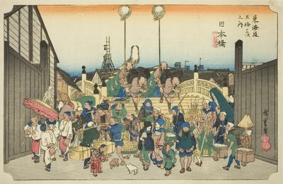 Nihonbashi: Odchodząca procesja (Nihonbashi, gyoretsu furidashi), z serii „Pięćdziesiąt trzy stacje na Tokaido Road (Tokaido gojusan tsugi no uchi),” znana również jako Hoeido Tokaido autorstwa Utagawa Hiroshige