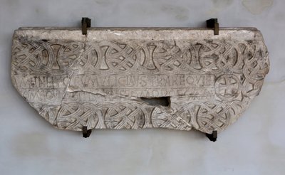 Kamień z napisem i dekoracjami (zdjęcie) autorstwa Venetian School