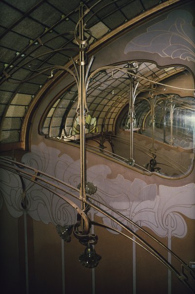 Detal sufitu autorstwa Victor Horta