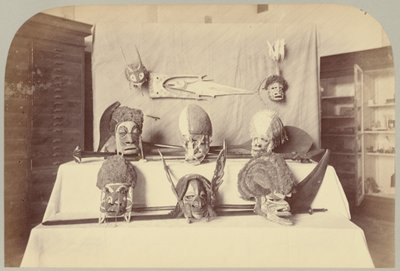 Pl. XIV. Maski itp.: Wyspy Salomona autorstwa Victor Prevost, Gaston L. Feuardent and Co., New York